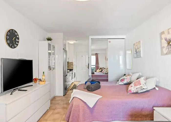 Castle Harbour 225
